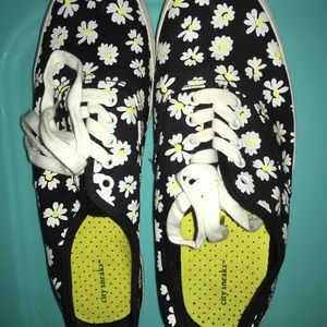 worn once sunflowe shoes